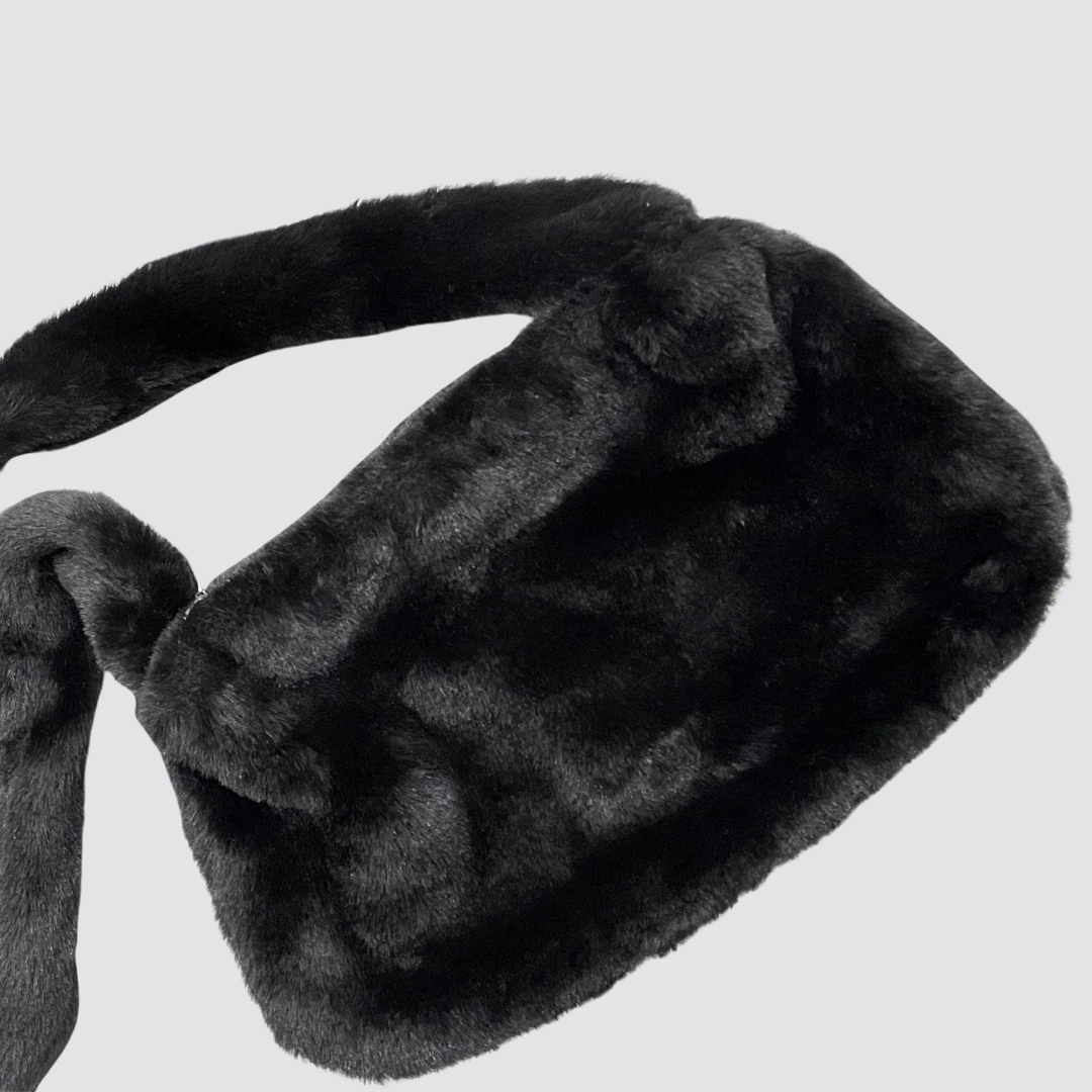 .⋆✮ FURRY BAG⋆.